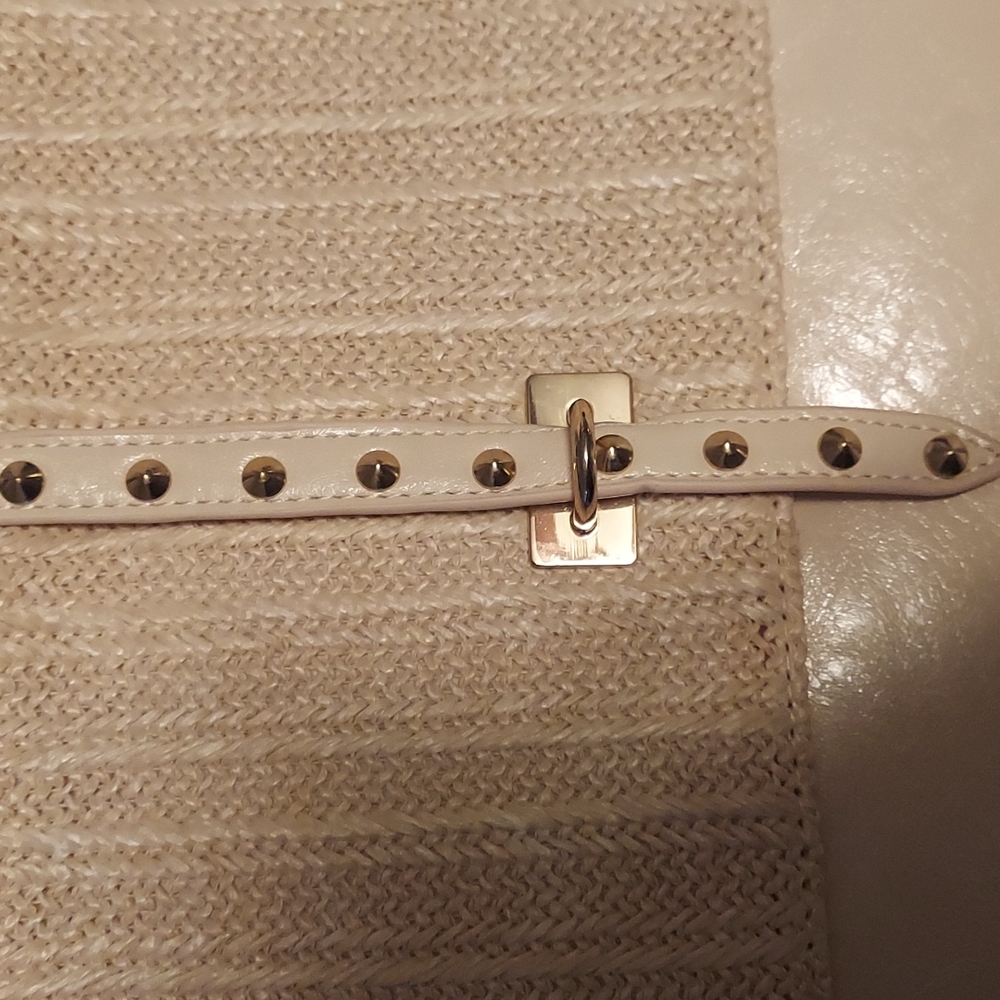 Beige Clutch - Picture 4 of 9
